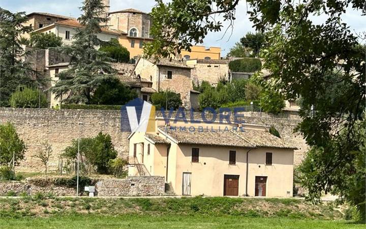 Casa singola in vendita a Spello