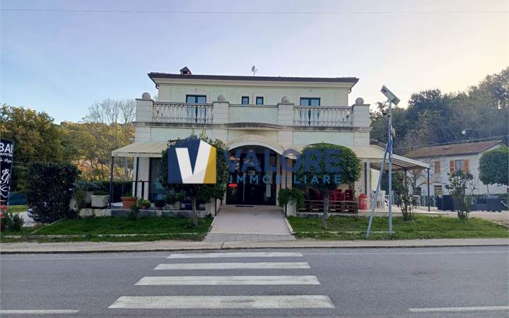 Palazzo / Palazzin Sale in Collazzone (PG)