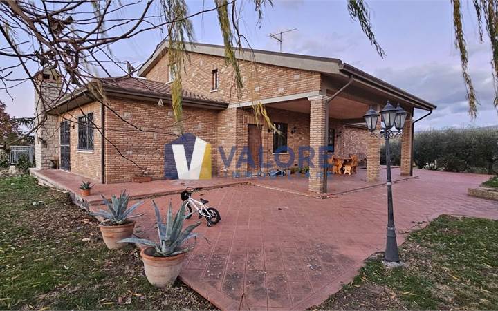 Villa Sale in Todi (PG) 