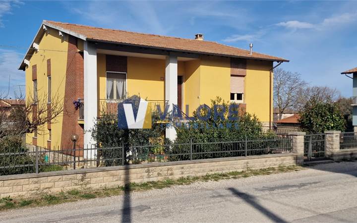 CASA INDIPENDENTE CON GIARDINO ESCLUSIVO