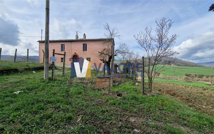 House of Character Sale in Todi (PG)