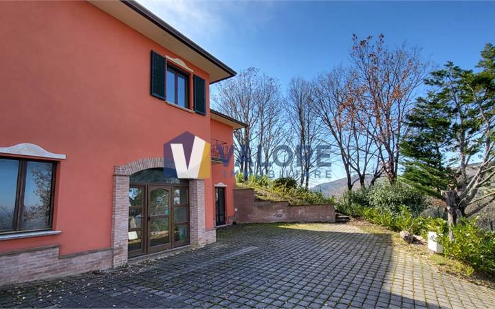 Villa for sale in Valfabbrica
