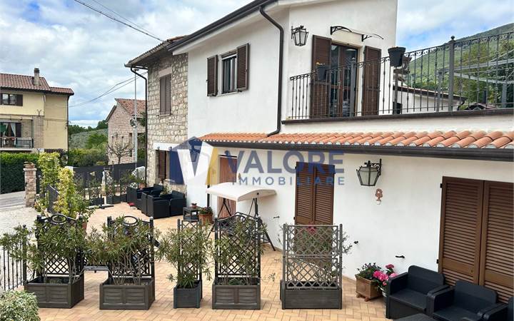 Palazzo / Palazzin Sale in Assisi (PG) 