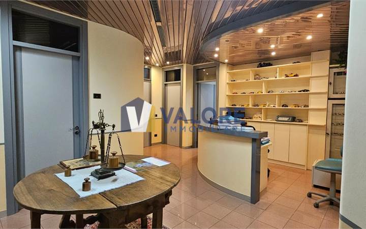 TODI - UFFICIO AL PIANO TERRA