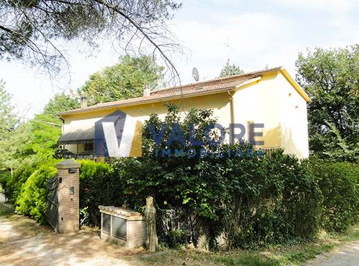 CASA INDIPENDENTE CON AMPIO GIARDINO ESCLUSIVO