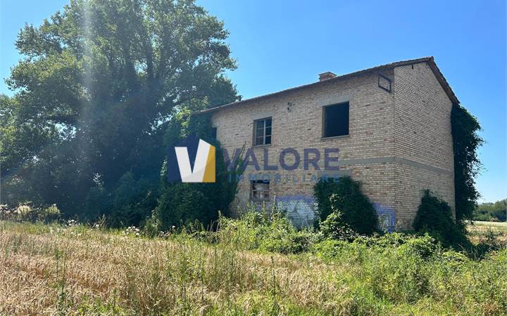 CASALE DA RISTRUTTURARE CON TERRENO