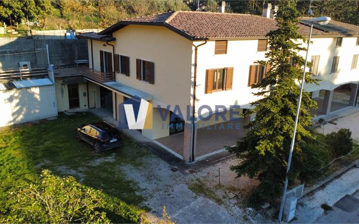 Farmhouse Sale in Gualdo Cattaneo (PG) 