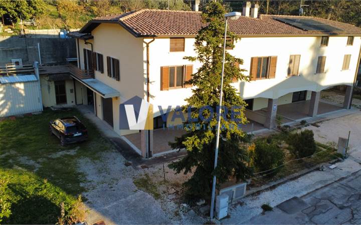 Farmhouse Sale in Gualdo Cattaneo (PG) 