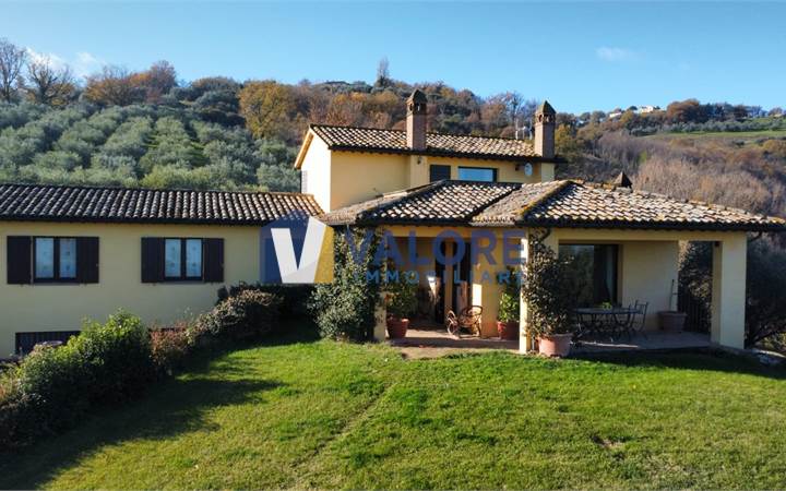VILLA INDIPENDENTE CON GIARDINO ESCLUSIVO