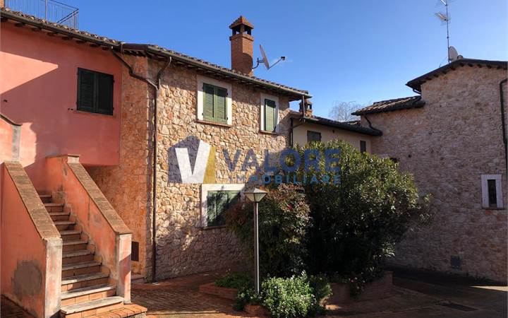 APPARTAMENTO INDIPENDENTE CON GIARDINO 