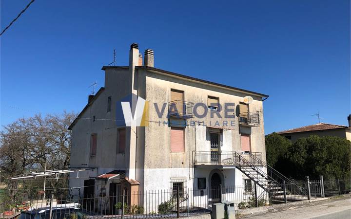 TODI - COLLEVALENZA - PORZIONE DI FABBRICATO 