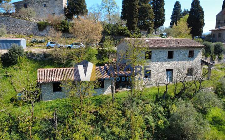 TODI (MONTEMOLINO): FARMHOUSE WITH LAND