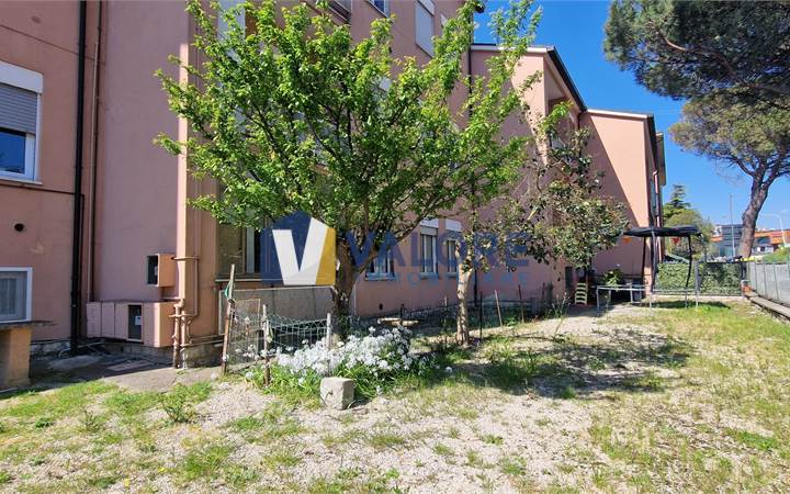 TODI: APARTMENT WITH SMALL GARDEN