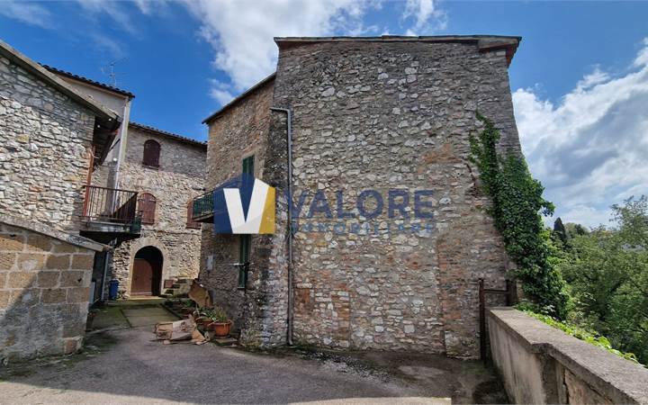 MASSA MARTANA - VIEPRI: APPARTAMENTO RISTRUTTURATO