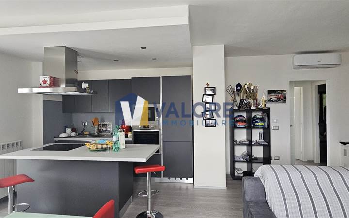 TODI (DUESANTI): APARTMENT AS NEW