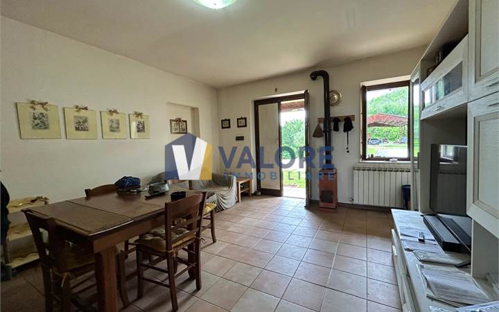 CANNARA (COLLEMANCIO): APPARTAMENTO IN CASALE 