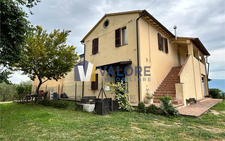 CANNARA (COLLEMANCIO):  APARTMENT IN FARMHOUSE