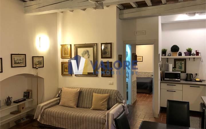 TODI:CARATTERISTICO APPARTAMENTO IN CENTRO STORICO