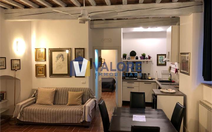 TODI: CARATTERISTICO APPARTAMENTO IN CENTRO STORICO