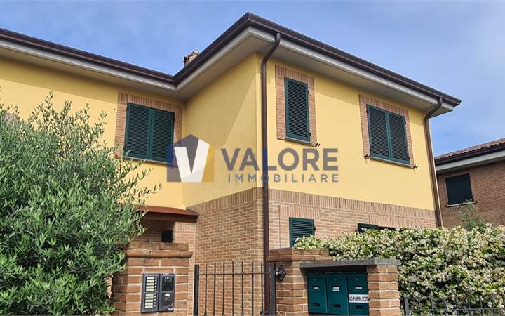 TODI (SAN ROCCO): APARTMENT WITH A GARAGE 