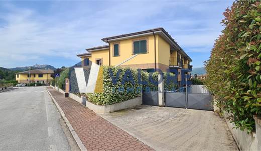 TODI (SAN ROCCO): APARTMENT WITH A GARAGE
