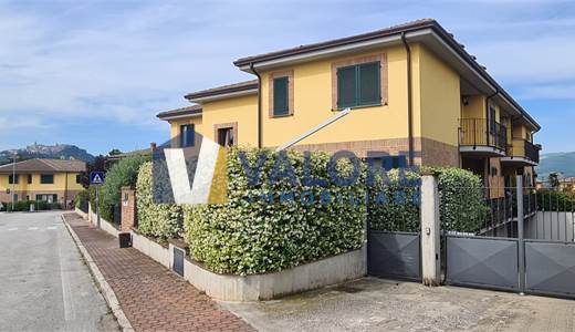 TODI (SAN ROCCO): APPARTAMENTO CON GARAGE