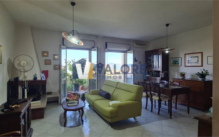 TODI - CAPPUCCINI: APPARTAMENTO PANORAMICO CON GARAGE 