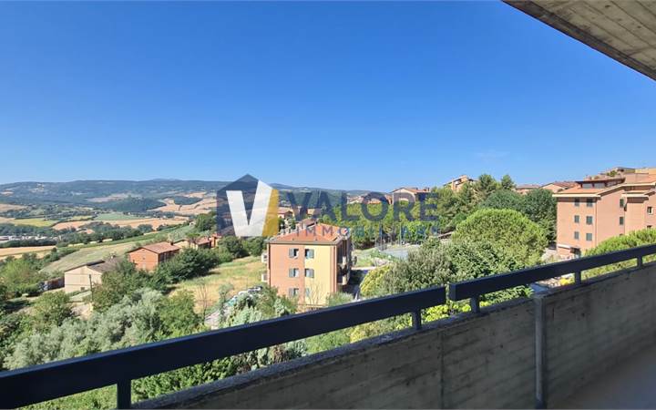 TODI - CAPPUCCINI: APPARTAMENTO PANORAMICO CON GARAGE 