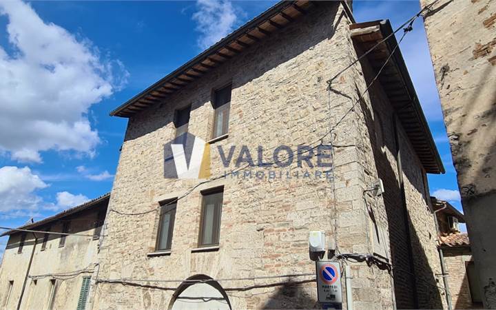 Flat Sale in Todi (PG) Via Borgo Nuovo 8 