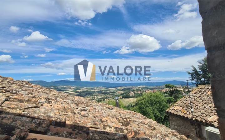 Flat Sale in Todi (PG) Via Borgo Nuovo 8 