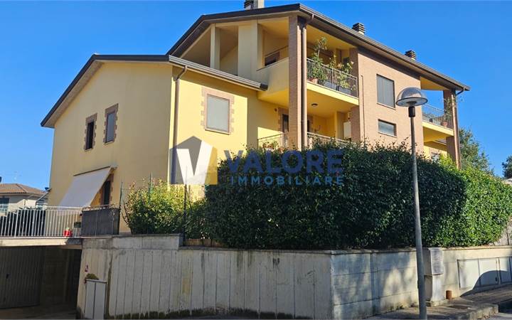 COLLAZZONE - COLLEPEPE: APPARTAMENTO CON GARAGE 
