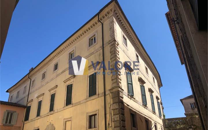 TODI - CENTRO STORICO: APPARTAMENTO A PALAZZO ORSINI