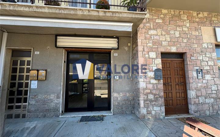 Commercial Premises / Showrooms For rent in Todi (PG) Loc. Ponterio  