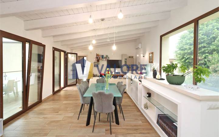 ASSISI - PALAZZO: APPARTAMENTO CON GIARDINO 