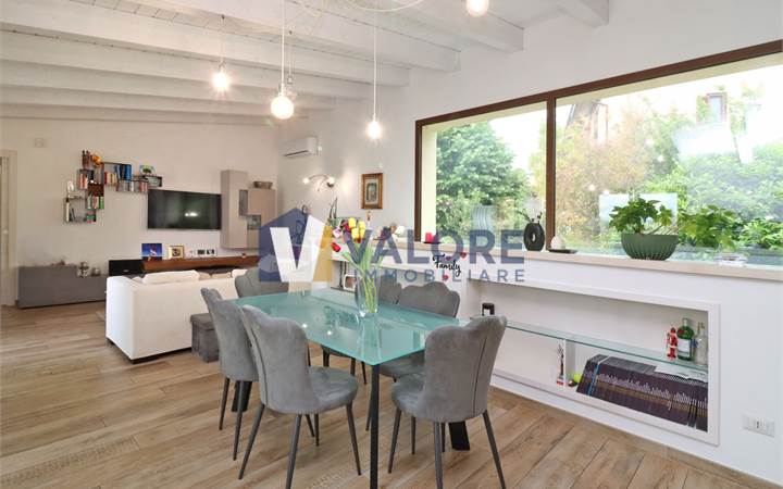 ASSISI - PALAZZO: APPARTAMENTO CON GIARDINO 