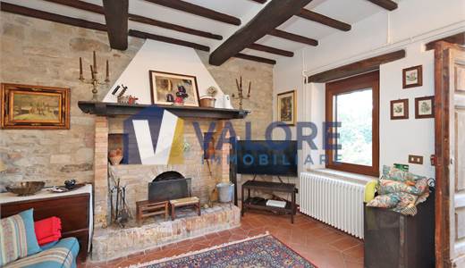 TODI - ASPROLI: VERTICAL HOUSE WITH GARDEN