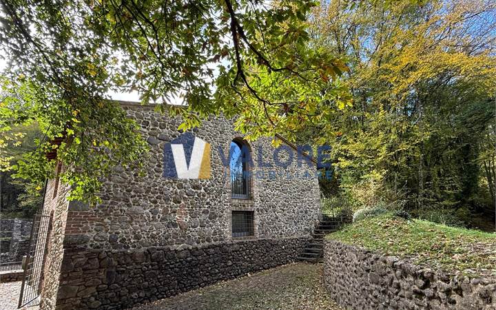 ANTICA FERRIERA MEDIEVALE IN VENDITA TRA SIENA E GROSSETO 