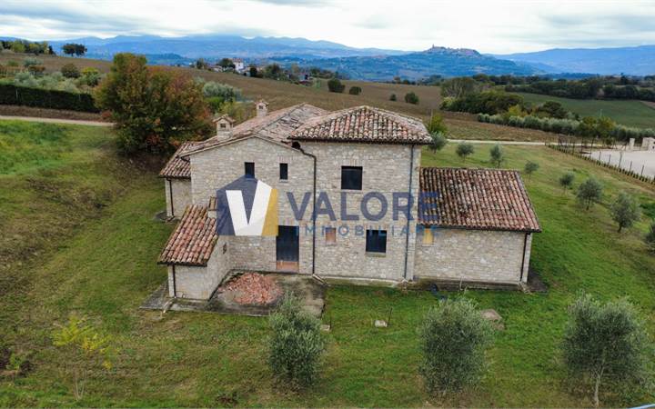 House of Character Sale in Todi (PG)