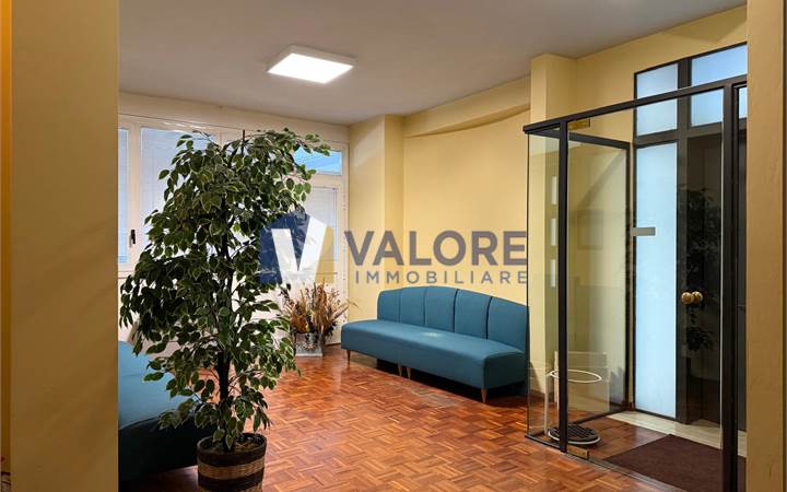 SANTA MARIA DEGLI ANGELI: LOCALE COMMERCIALE AD USO STUDIO 
