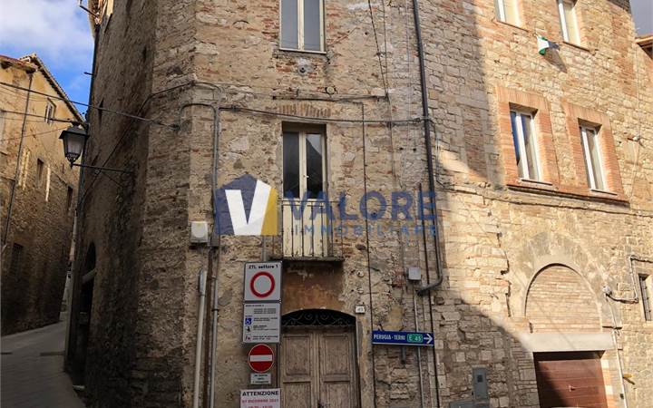 3+ Bedroom Apartment Sale in Todi (PG) Via Santa Prassede 