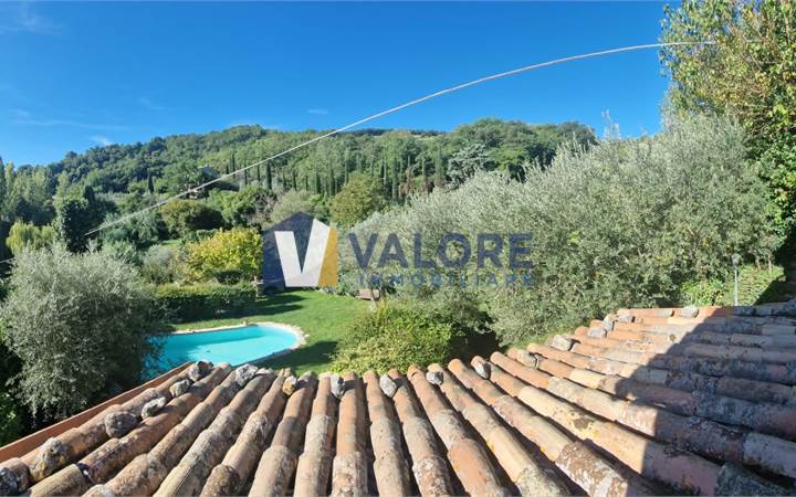 House of Character Sale in Todi (PG)