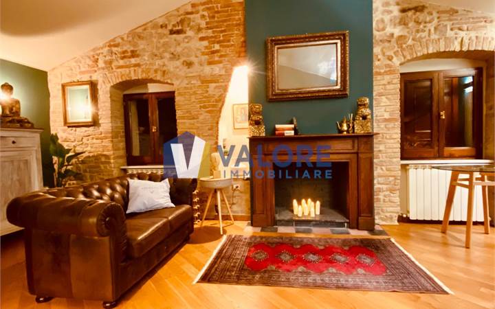 TODI - CENTRO STORICO: APPARTAMENTO RISTRUTTURATO 