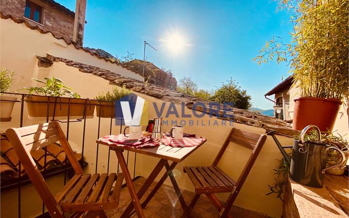 TODI - CENTRO STORICO: APPARTAMENTO RISTRUTTURATO 