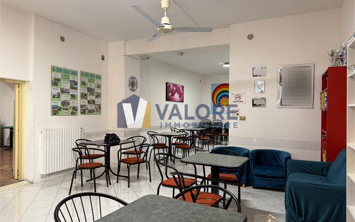 CANNARA: LOCALE COMMERCIALE NEL CENTRO STORICO 