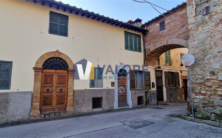 MARSCIANO - CERQUETO: APPARTAMENTO NEL CENTRO STORICO