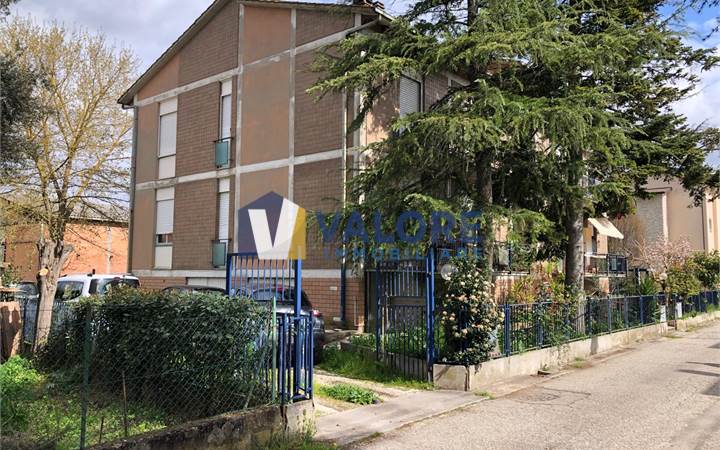 TODI - PANTALLA: APPARTAMENTO AL PIANO PRIMO IN QUADRIFAMILIARE 