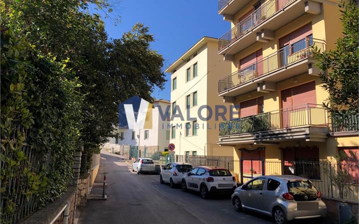 PERUGIA  - VIA SPIRITO GUALTIERI: APPARTAMENTO CON TERRAZZO E GARAGE 