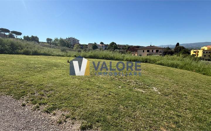 COLLEPEPE: TERRENO EDIFICABILE IN ZONA SERVITA 