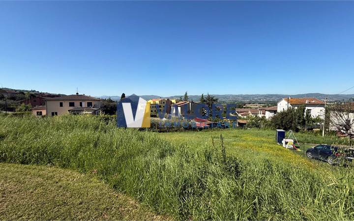 COLLEPEPE: TERRENO EDIFICABILE IN ZONA RESIDENZIALE 