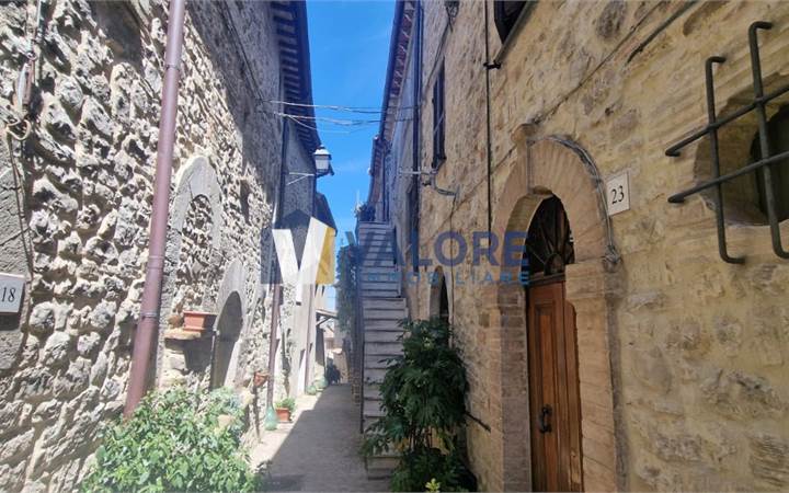2 Bedroom Apartment Sale in Baschi (TR) Via delle Scalette 